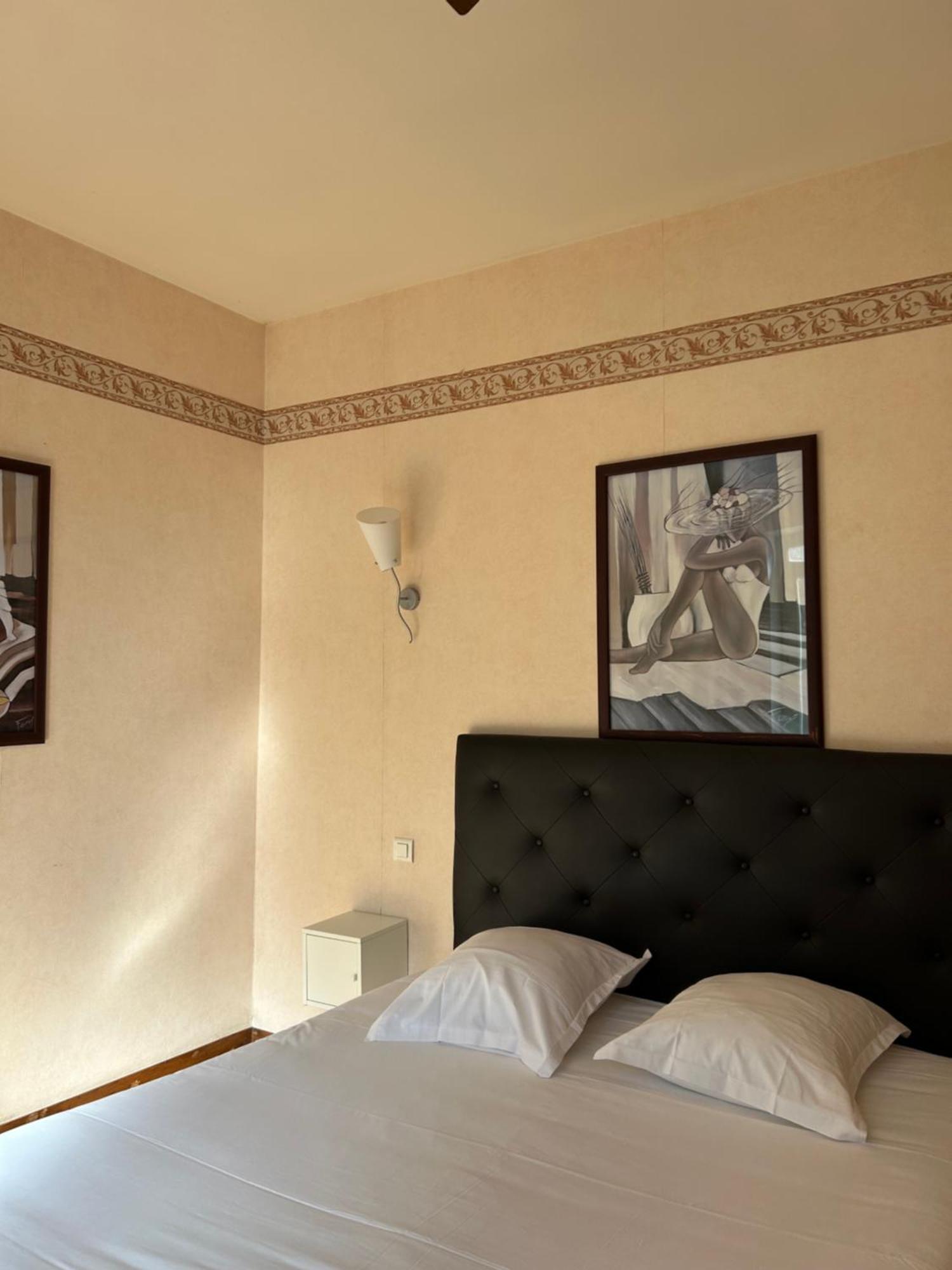 Hotel Des Ducs Nevers Exterior photo