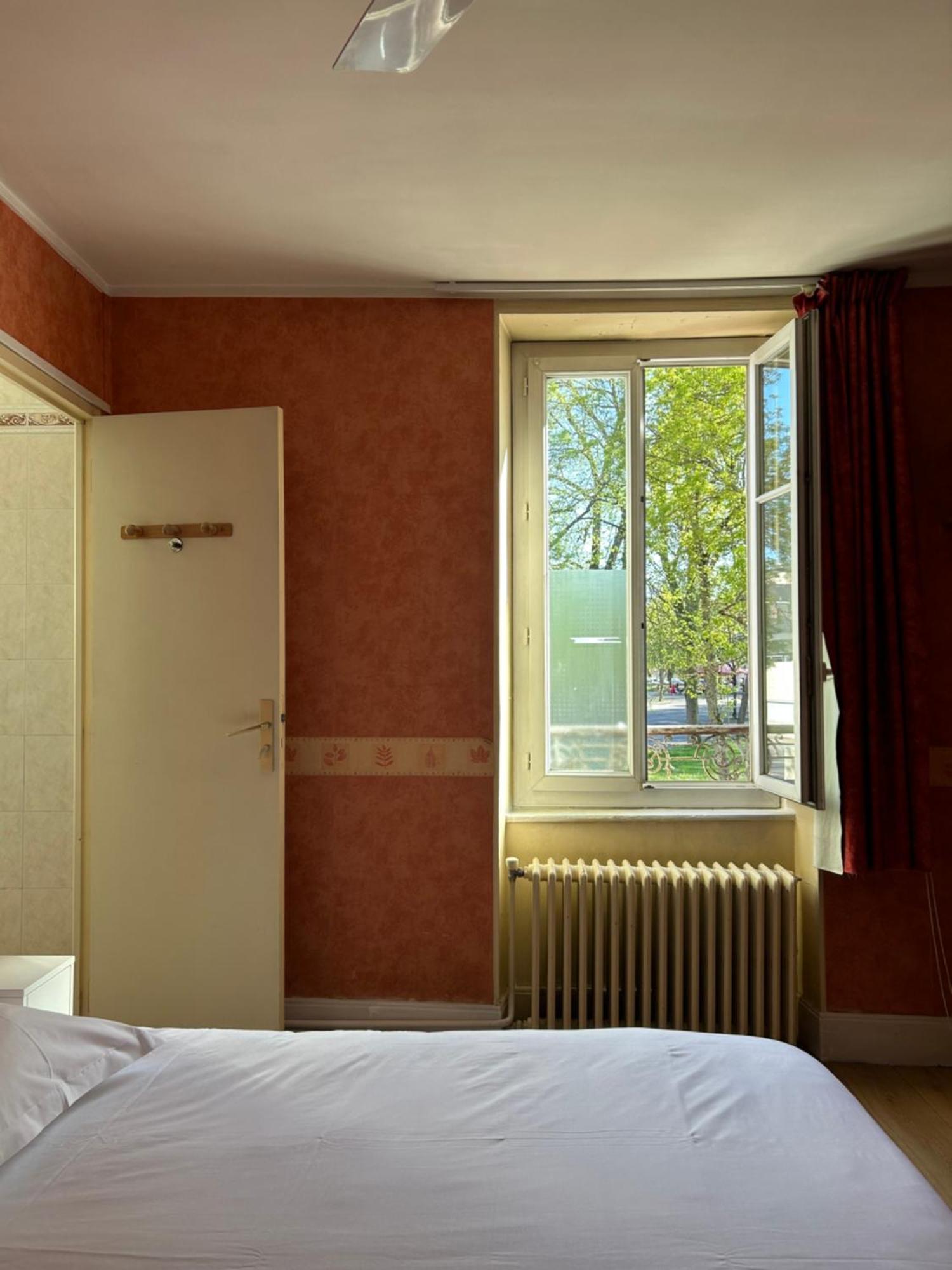 Hotel Des Ducs Nevers Exterior photo